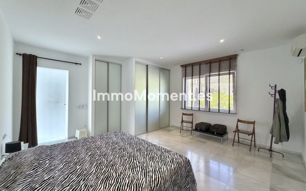 Wiederverkauf - Freistehende Villa - Estepona  - Estepona Centro