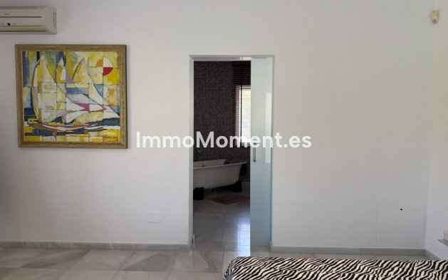 Wiederverkauf - Freistehende Villa - Estepona  - Estepona Centro