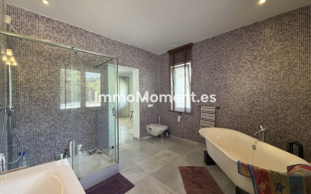 Wiederverkauf - Freistehende Villa - Estepona  - Estepona Centro