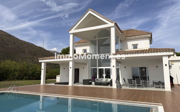 Wiederverkauf - Freistehende Villa - Estepona  - Estepona Centro