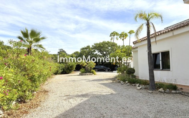 Wiederverkauf - Freistehende Villa - Estepona  - Estepona Centro