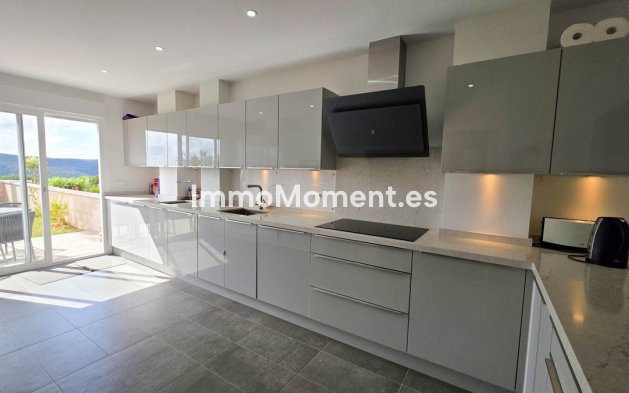 Bestaande woning - Vrijstaande villa - Manilva - La Duquesa