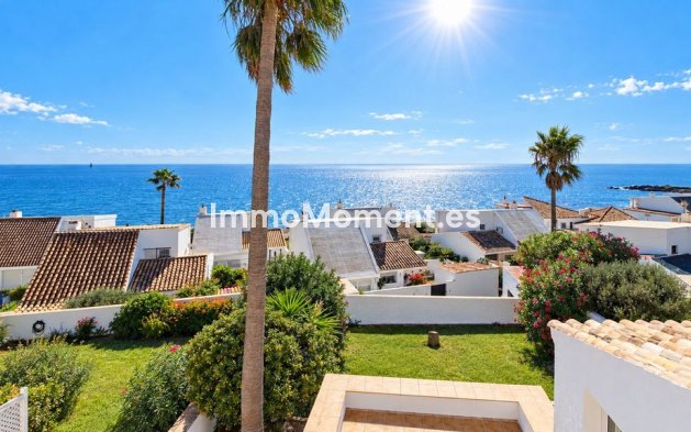 Resale - Detached villa - Estepona - Estepona Centro