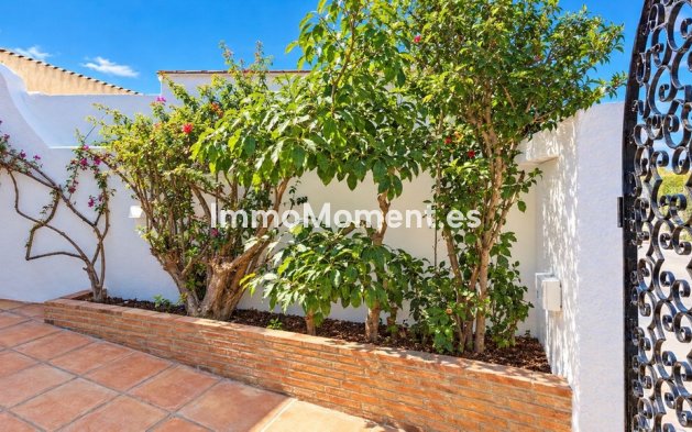 Resale - Detached villa - Estepona - Estepona Centro