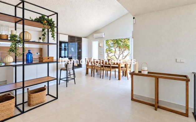 Resale - Detached villa - Estepona - Estepona Centro