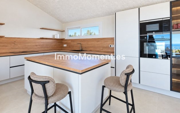 Resale - Detached villa - Estepona - Estepona Centro