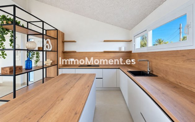 Resale - Detached villa - Estepona - Estepona Centro