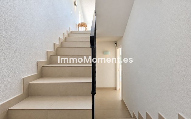 Resale - Detached villa - Estepona - Estepona Centro