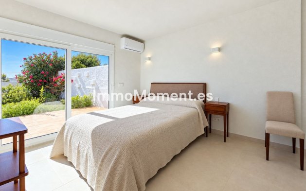 Resale - Detached villa - Estepona - Estepona Centro