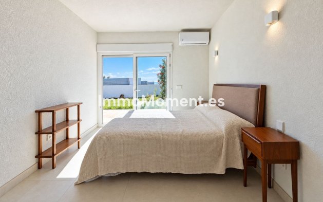 Resale - Detached villa - Estepona - Estepona Centro