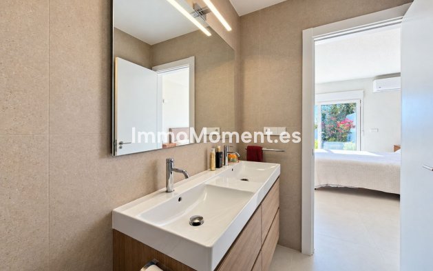 Resale - Detached villa - Estepona - Estepona Centro