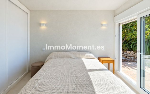Resale - Detached villa - Estepona - Estepona Centro