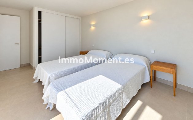 Resale - Detached villa - Estepona - Estepona Centro