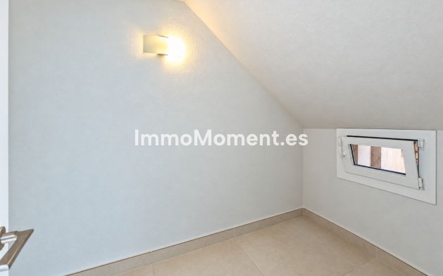 Resale - Detached villa - Estepona - Estepona Centro