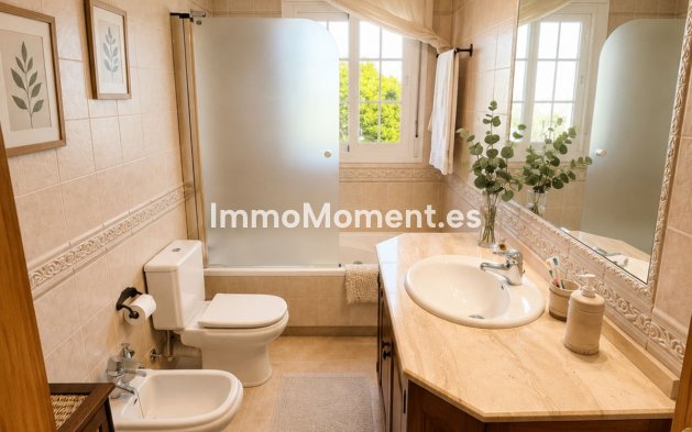 Resale - Townhouse - Estepona - Estepona Centro