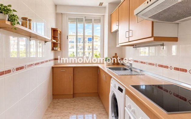 Resale - Apartment - Marbella - Nueva Andalucía