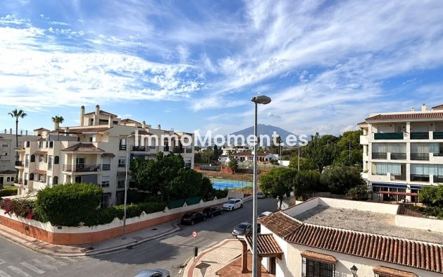 Resale - Apartment - Marbella - Nueva Andalucía