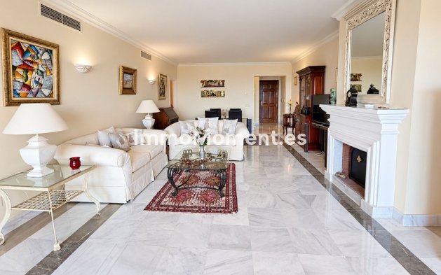 Resale - Apartment - Benahavís - Monte Halcones