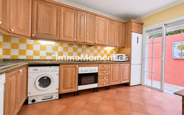 Resale - Apartment - Benahavís - Monte Halcones