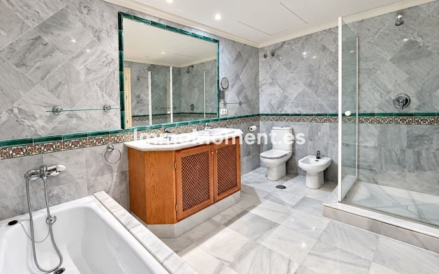 Resale - Apartment - Benahavís - Monte Halcones