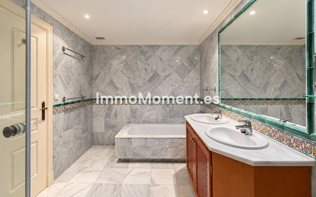 Resale - Apartment - Benahavís - Monte Halcones