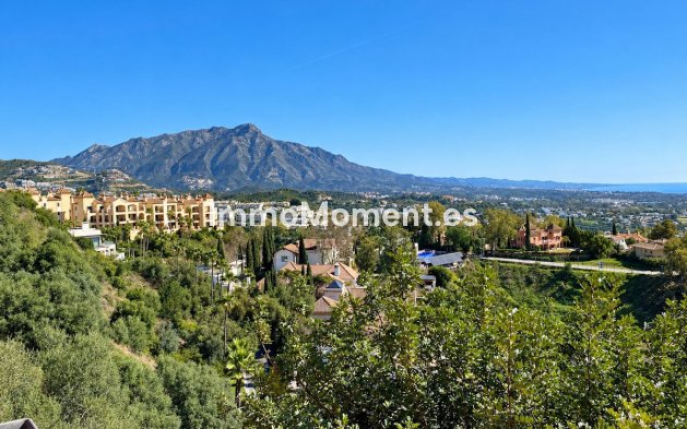 Resale - Apartment - Benahavís - Monte Halcones