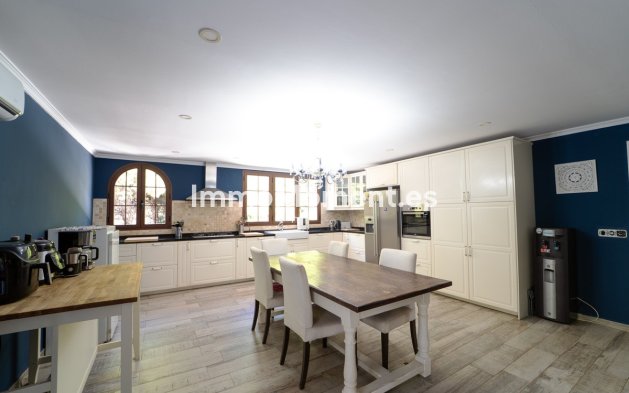 Reventa - Villa independiente - Marbella - Marbesa