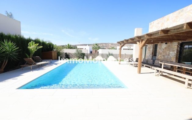 Bestaande woning - Vrijstaande villa - Algorfa - Algorfa Centro