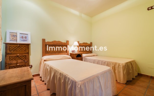 Resale - Townhouse - Inland  - Istán