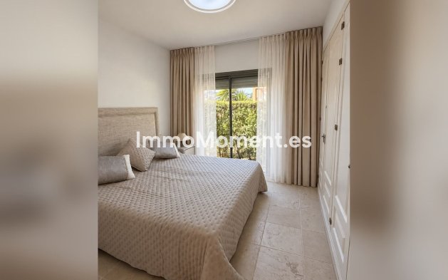 Resale - Apartment - Estepona - Atalaya