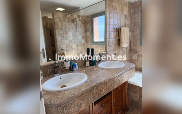 Resale - Apartment - Estepona - Atalaya