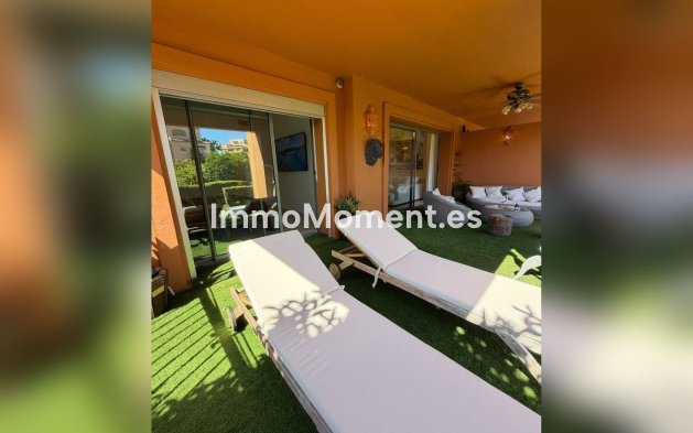 Resale - Apartment - Estepona - Atalaya