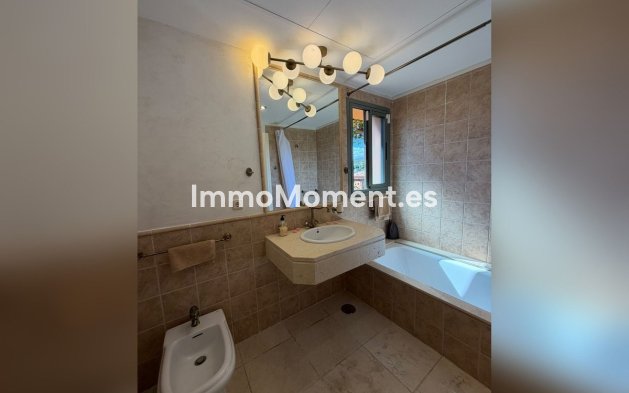 Resale - Apartment - Estepona - Atalaya