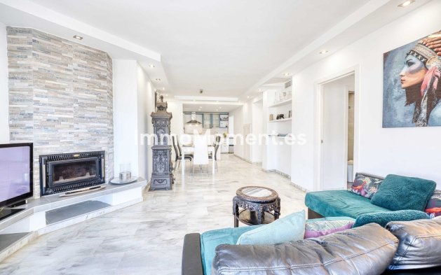 Resale - Apartment - Marbella - Elviria