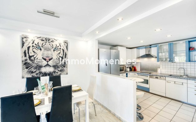 Resale - Apartment - Marbella - Elviria