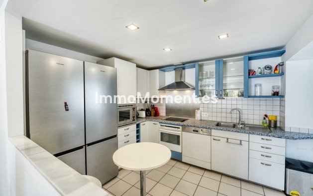 Resale - Apartment - Marbella - Elviria