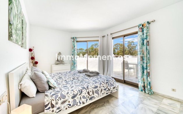 Resale - Apartment - Marbella - Elviria