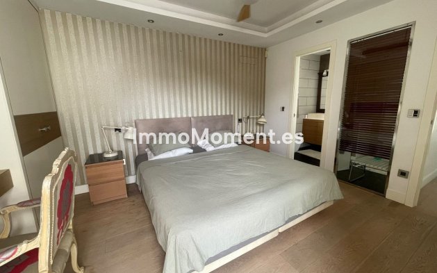 Wiederverkauf - Freistehende Villa - Estepona  - Atalaya