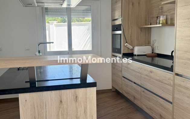 Wiederverkauf - Freistehende Villa - Estepona  - Estepona Centro