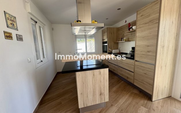 Wiederverkauf - Freistehende Villa - Estepona  - Estepona Centro