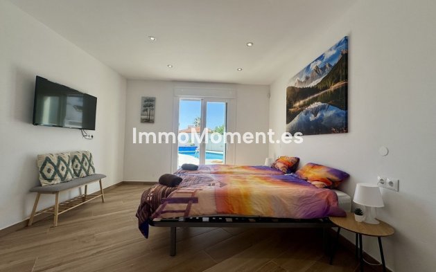Wiederverkauf - Freistehende Villa - Estepona  - Estepona Centro