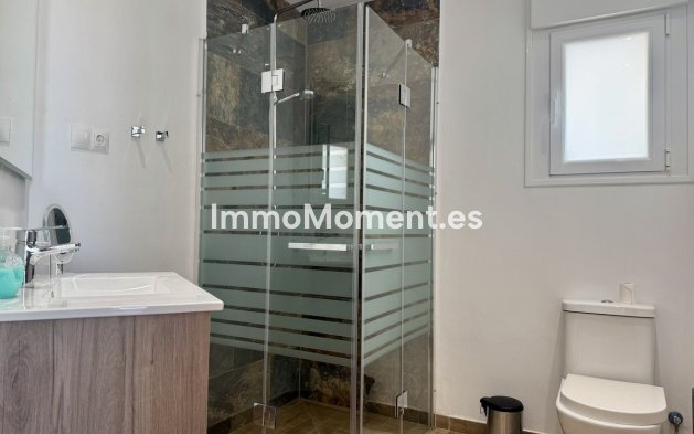 Wiederverkauf - Freistehende Villa - Estepona  - Estepona Centro