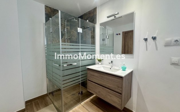 Wiederverkauf - Freistehende Villa - Estepona  - Estepona Centro