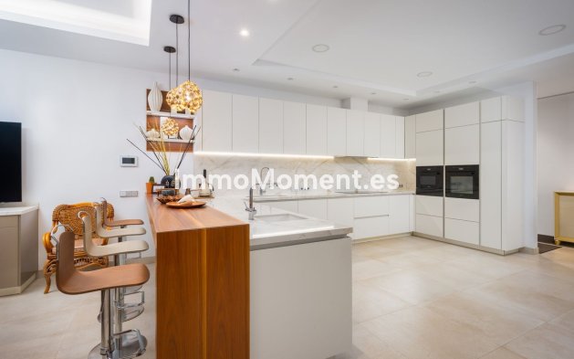 Resale - Detached villa - Marbella - Guadalmina Baja