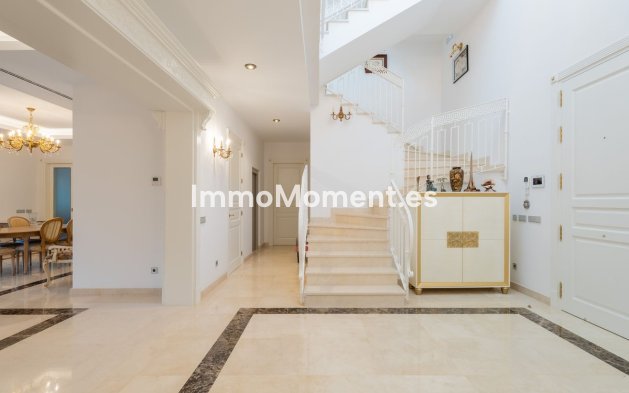 Resale - Detached villa - Marbella - Guadalmina Baja
