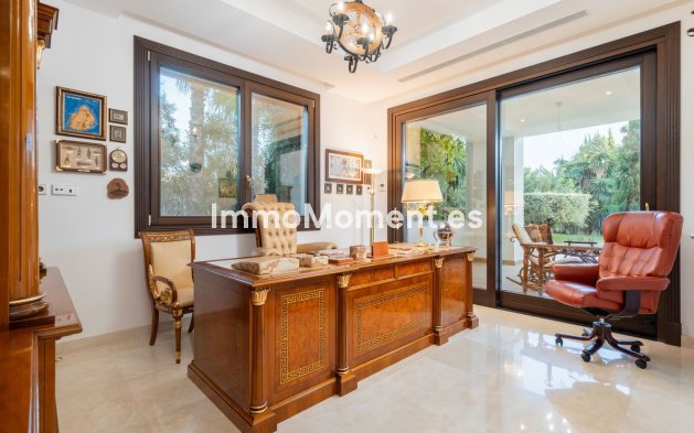 Resale - Detached villa - Marbella - Guadalmina Baja