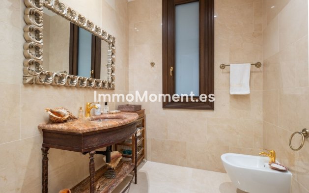 Resale - Detached villa - Marbella - Guadalmina Baja