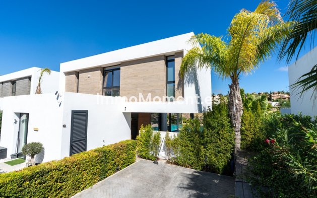 Reventa - Villa independiente - Estepona  - Estepona Centro