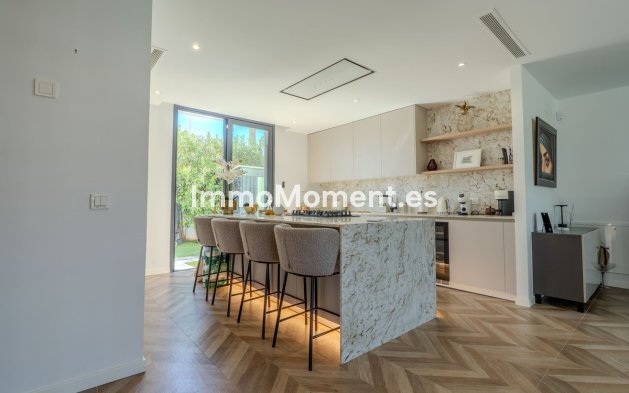 Reventa - Villa independiente - Estepona  - Estepona Centro