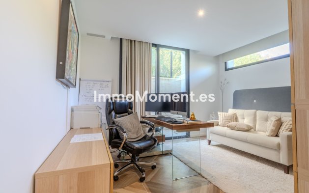 Reventa - Villa independiente - Estepona  - Estepona Centro